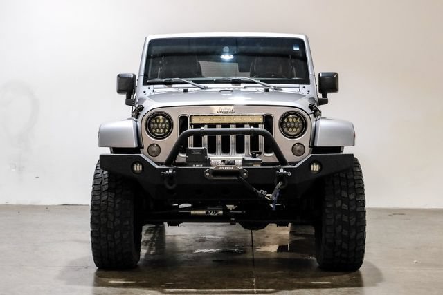 Used 2016 Jeep Wrangler Unlimited Sahara w/ Max Tow Package AWD/4WD image 6