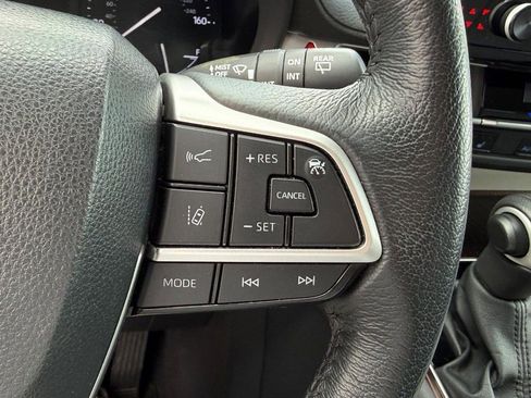 Used 2024 Toyota Sienna XLE image 19