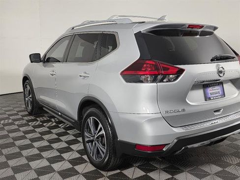 Used 2018 Nissan Rogue SL w/ Premium Package FWD image 6