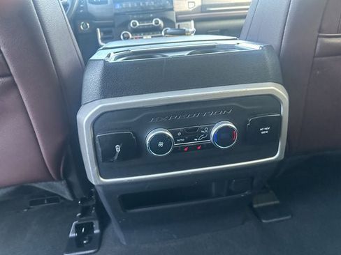 Used 2024 Ford Expedition Limited image 12