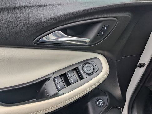 Used 2022 Buick Encore GX Select FWD image 12