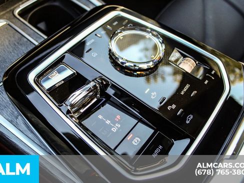 Used 2023 BMW 740i w/ Parking Assistance Package image 38