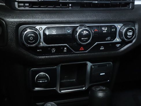 Used 2024 Jeep Wrangler Unlimited Sport AWD/4WD image 25