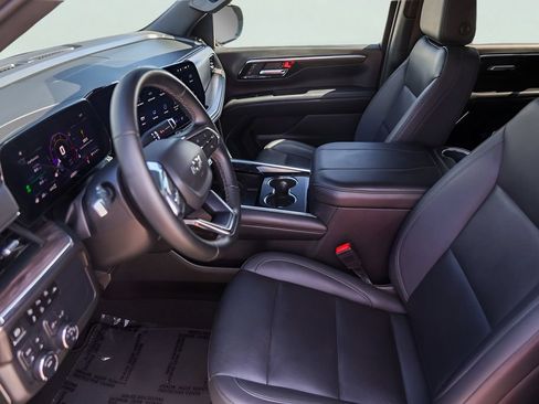 Used 2025 Chevrolet Tahoe Z71 AWD/4WD image 12