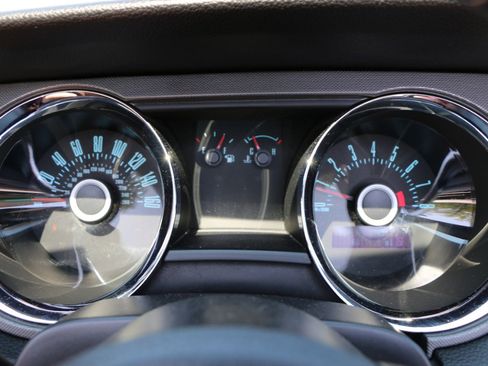 Used 2013 Ford Mustang Convertible RWD image 25