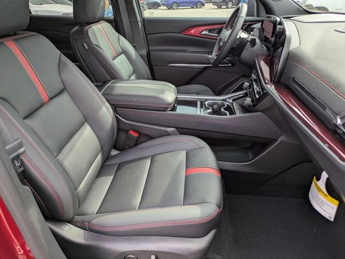 Used 2026 Chevrolet Traverse RS image 25