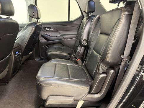 Used 2019 Chevrolet Traverse LT FWD image 15
