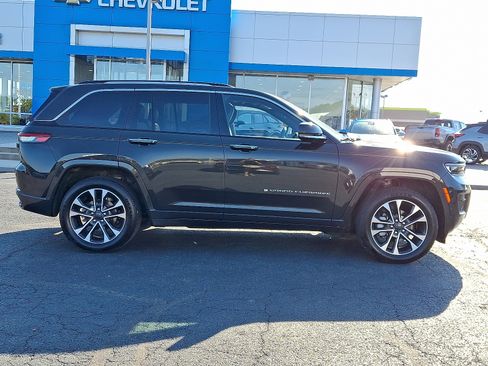 Used 2023 Jeep Grand Cherokee Overland w/ Luxury Tech Group IV image 7