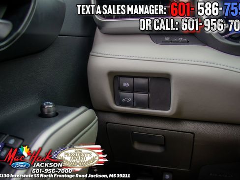 Used 2020 Toyota Highlander XLE FWD image 22