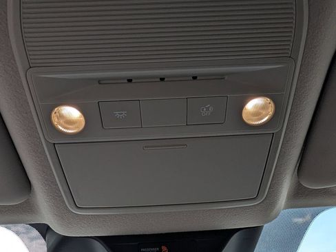 Used 2025 Nissan Kicks SR FWD image 32