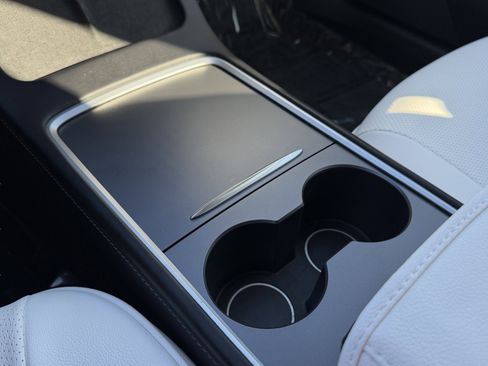 Used 2022 Tesla Model 3 Standard Range image 52