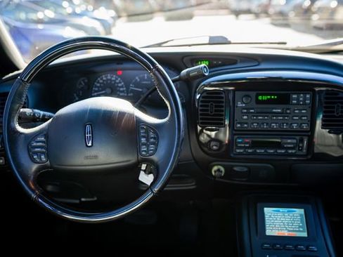 Used 2002 Lincoln Blackwood image 6