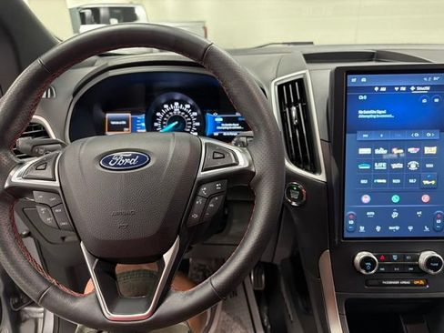 Used 2022 Ford Edge ST-Line w/ Class II Trailer Tow Package AWD/4WD image 19