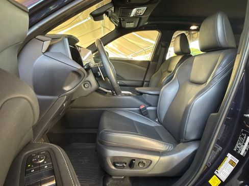 Certified 2025 Lexus TX 350 FWD w/ Technology Package image 8
