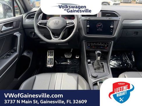 Used 2024 Volkswagen Tiguan SE R-Line AWD/4WD image 14