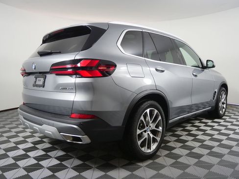 Certified 2026 BMW X5 xDrive40i AWD/4WD image 3