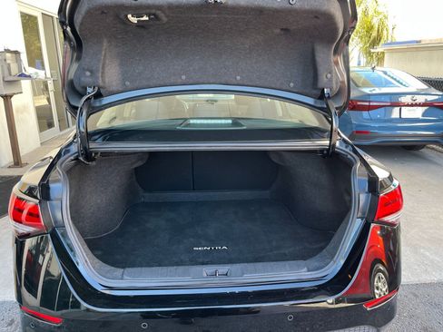 Used 2025 Nissan Sentra S image 31