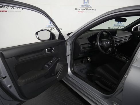 Used 2023 Honda Civic Sport image 11