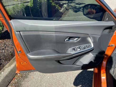 Used 2020 Nissan Sentra SR w/ Premium Package FWD image 10