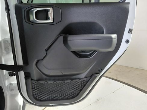 New 2026 Jeep Gladiator Mojave AWD/4WD image 15