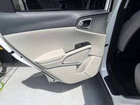 Used 2023 Kia Soul LX FWD image 13
