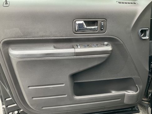 Used 2010 Ford Edge SE image 24