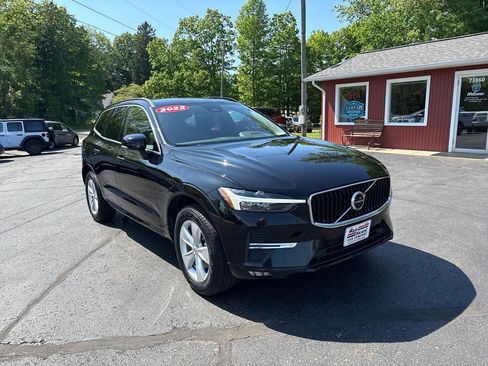 Used 2022 Volvo XC60 B5 Momentum AWD/4WD image 2