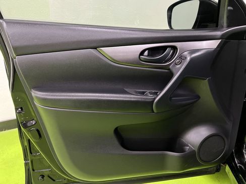 Used 2020 Nissan Rogue Sport S image 30