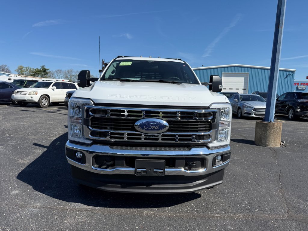 New 2026 Ford F350 XL w/ XL Chrome Package AWD/4WD image 3