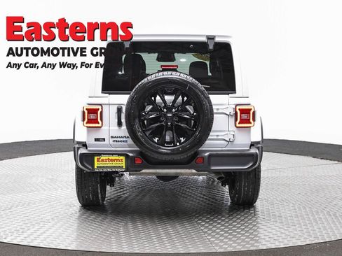 Used 2025 Jeep Wrangler Unlimited Sahara AWD/4WD image 6