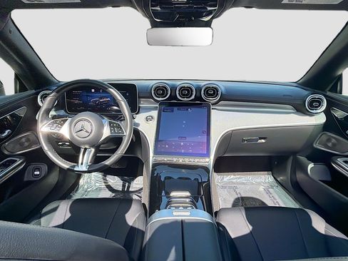 Used 2025 Mercedes-Benz CLE 300 4MATIC Cabriolet image 17
