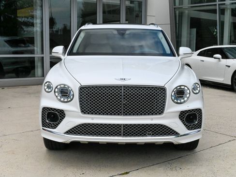 Used 2023 Bentley Bentayga AWD/4WD image 2