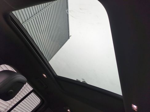 Used 2023 Land Rover Defender 130 X image 23