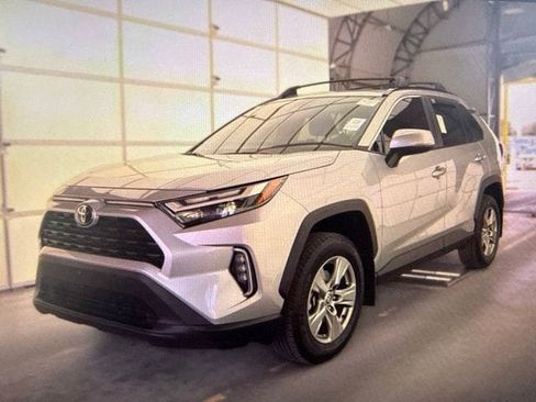 Used 2024 Toyota RAV4 XLE w/ Convenience Package FWD image 2
