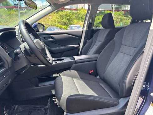 Used 2025 Nissan Rogue SV FWD image 38