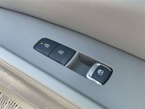 New 2026 Kia Carnival EX image 17