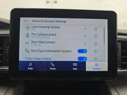 Used 2022 Ford Explorer XLT w/ Equipment Group 202A AWD/4WD image 33