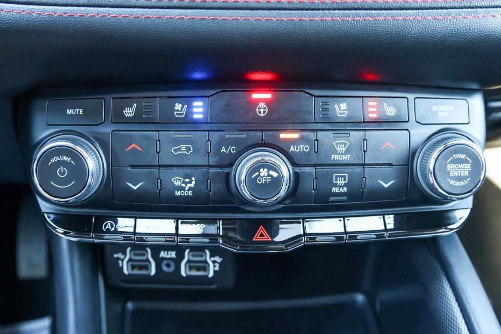 Used 2024 Dodge Durango GT RWD image 26