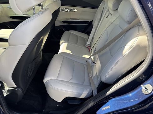 Used 2025 Genesis GV70 2.5T image 20