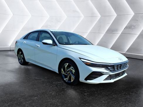 New 2026 Hyundai Elantra Limited w/ Cargo Package image 7