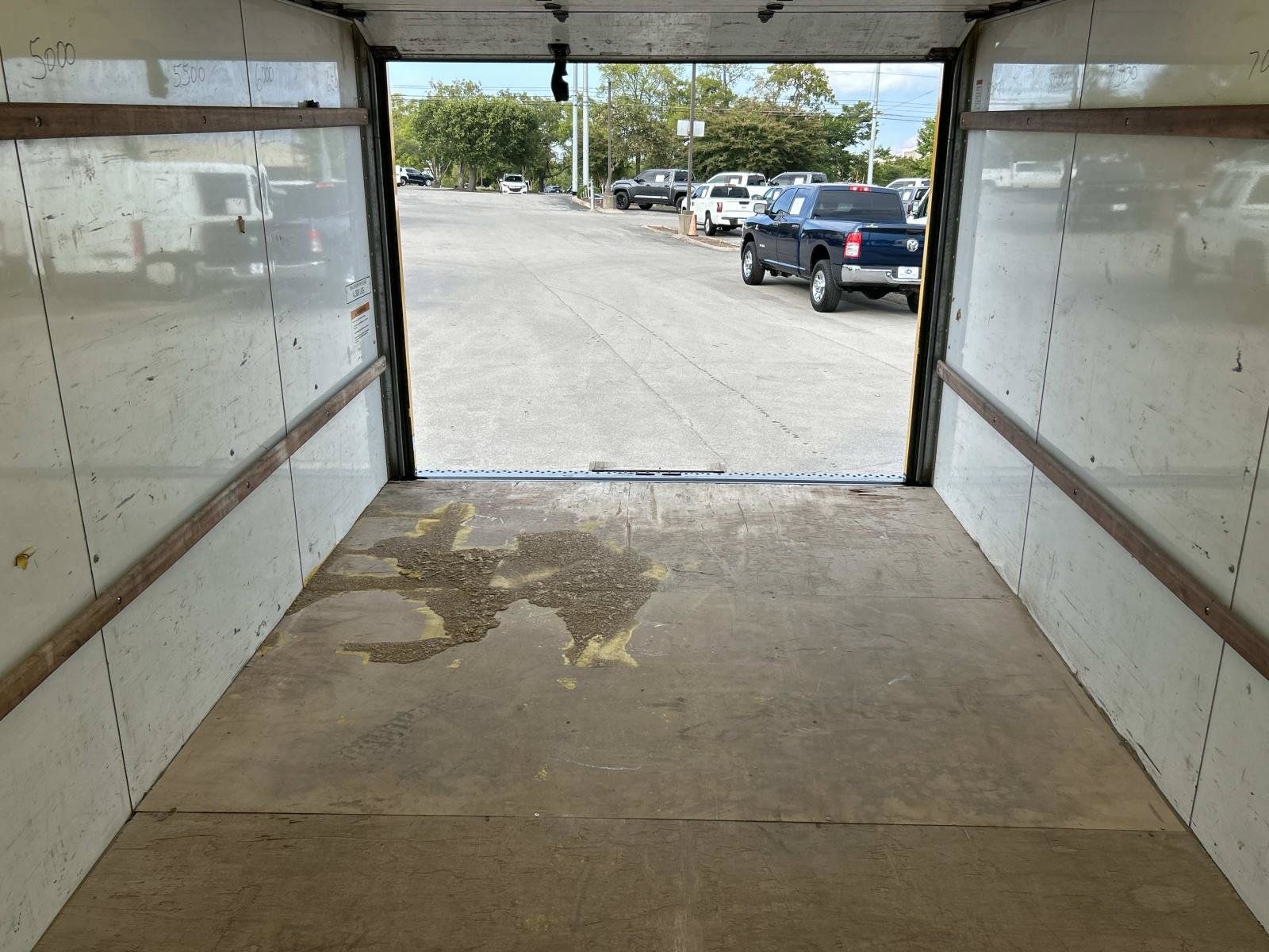 Used 2022 Ford E-350 and Econoline 350 Super Duty RWD image 27