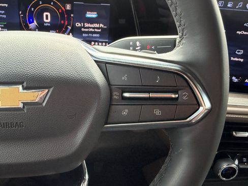 Used 2025 Chevrolet Tahoe High Country AWD/4WD image 18