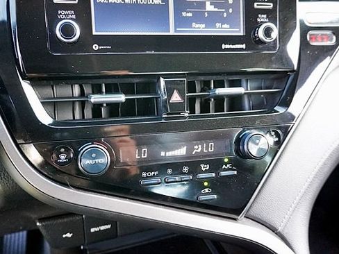 Used 2022 Toyota Camry SE FWD image 26