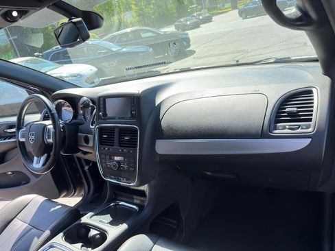 Used 2019 Dodge Grand Caravan GT w/ Safety Sphere Group FWD image 31