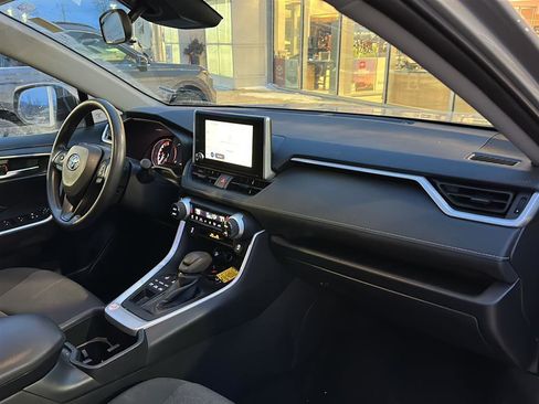 Used 2025 Toyota RAV4 XLE image 25