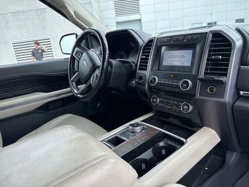 Used 2018 Ford Expedition Max Platinum RWD image 14