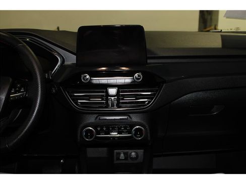 Used 2025 Ford Escape ST-Line image 17