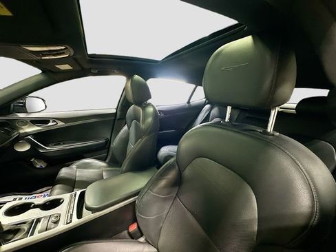 Used 2018 Kia Stinger GT1 image 23