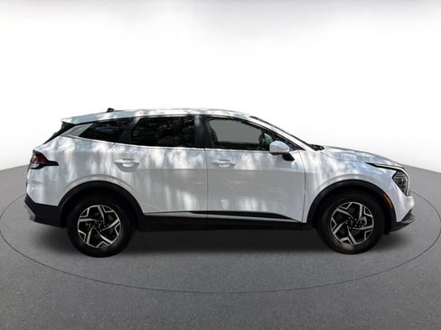 Used 2025 Kia Sportage LX FWD image 14