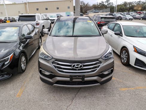 Used 2017 Hyundai Santa Fe Sport image 5